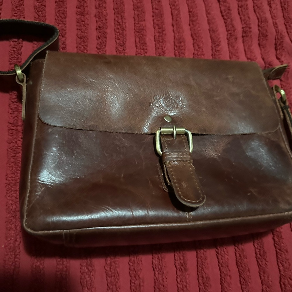 Classic Brown Leather Messenger Bag